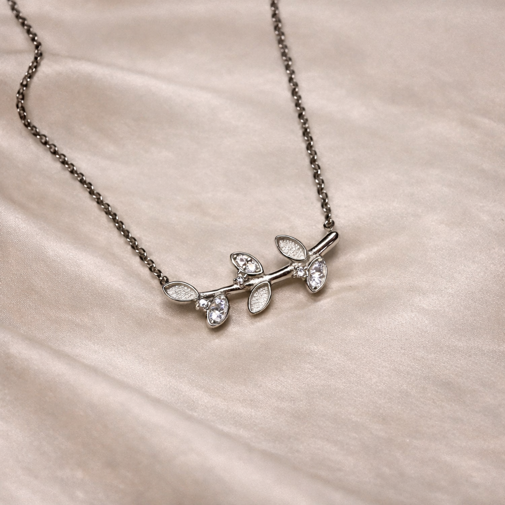 Never Leaf My Heart Necklace