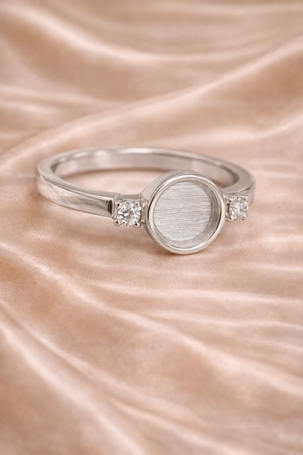Sweetheart Circle Ring